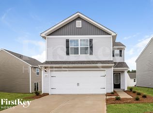 3040 Crescent Lake Ln, Charlotte, NC 28214