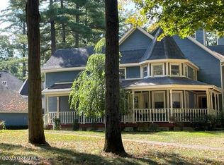 17 Sicada St, Saratoga Springs, NY 12866