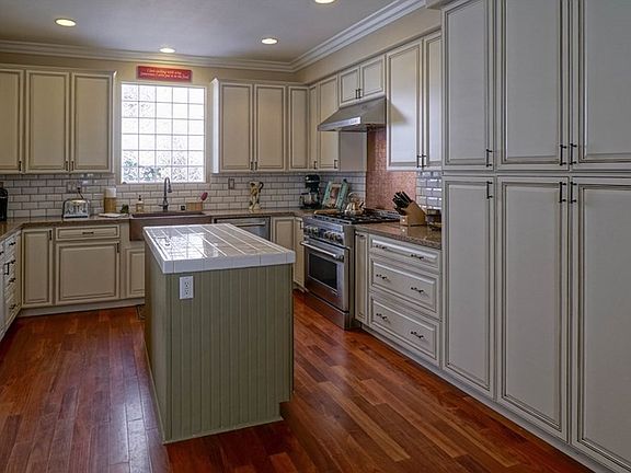 4th image of 27624 Cobblestone Ct