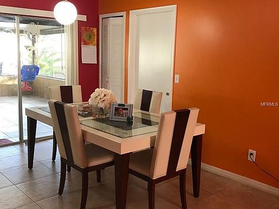 3rd image of 2747 Elmhurst Cir