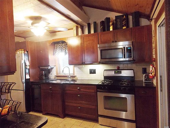 4th image of 44 Juniper Ave