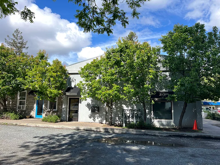 225 N Cloverdale Blvd #3 — Photo 10