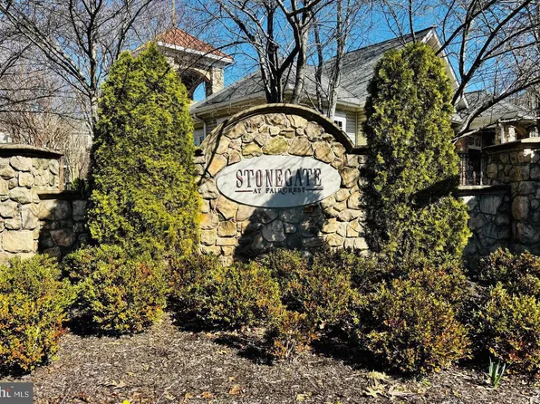 5106 Travis Edward Way APT L, Centreville, VA 20120