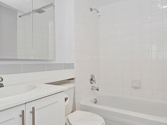 2nd image of 1775 Bellevue Ave #1103