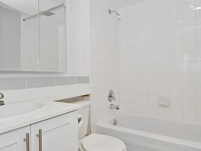 1775 Bellevue Ave #1103 — Photo 2