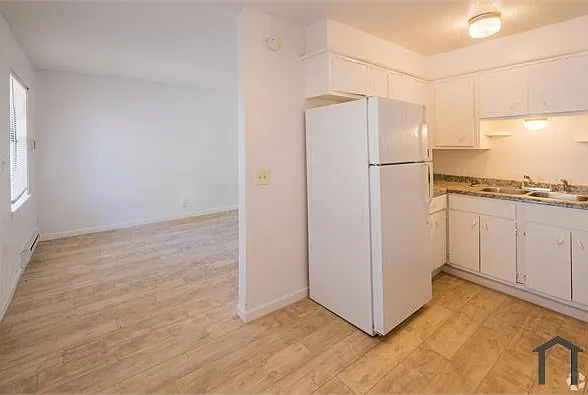 404 SW 26th St #8 — Photo 7