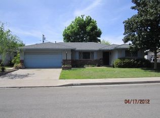 34 Elm Ave, Clovis, CA 93612