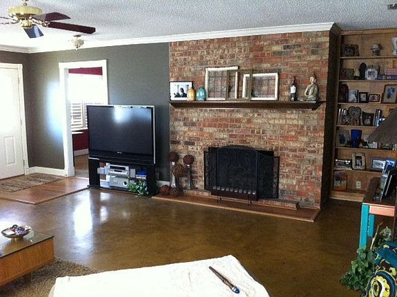 3rd image of 4225 Lynbrook Ave
