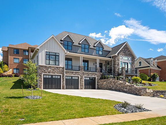 4th image of 610 Kelly Ln