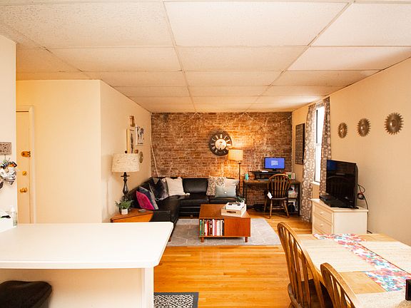 3rd image of 227 Washington St APT 4