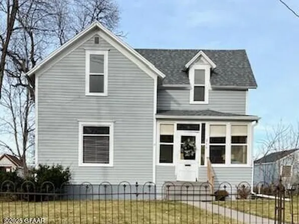 216 6th Ave S, Moorhead, MN 56560