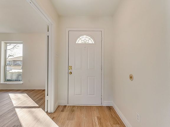 5th image of 2428 Creighton Dr