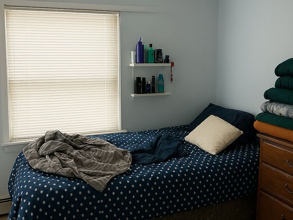 1st image of 551 W Park Ave
