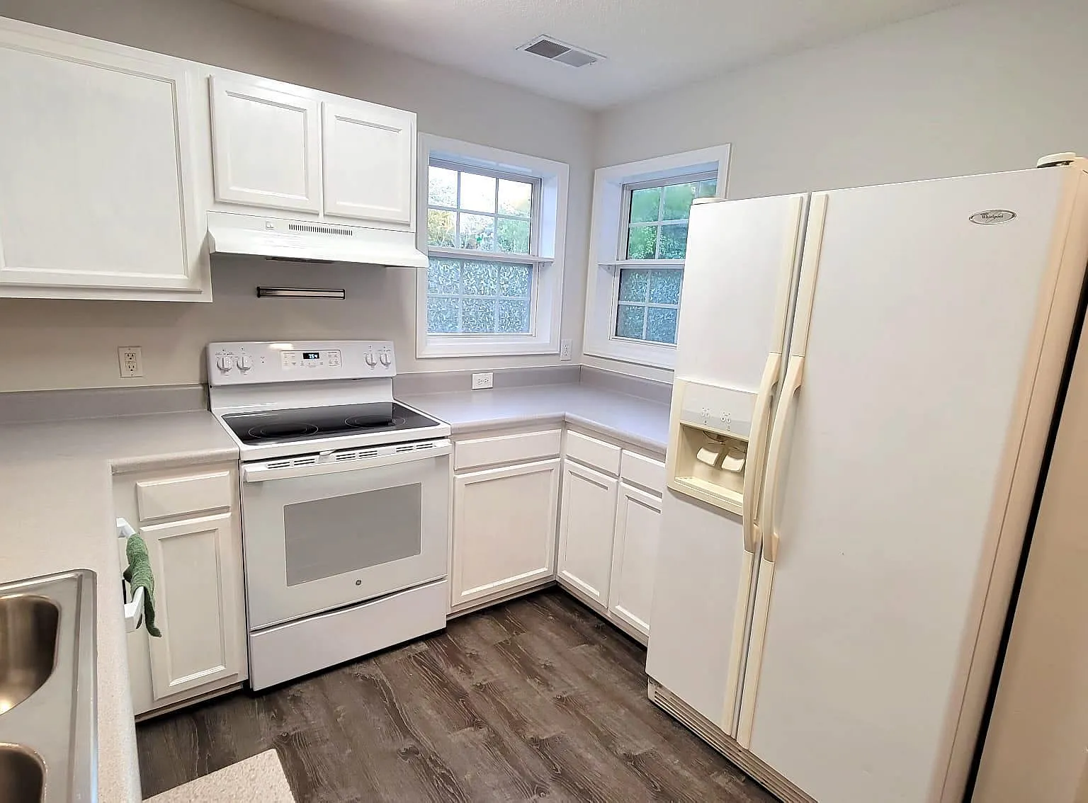2031 Wolfmill Dr — Photo 2
