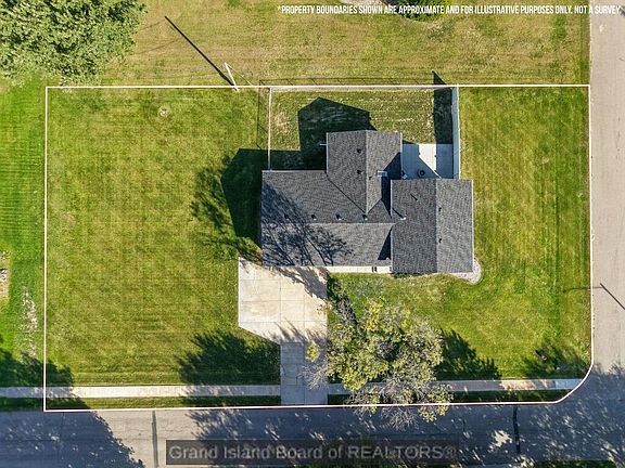 2nd image of 2409 Gateway Ave
