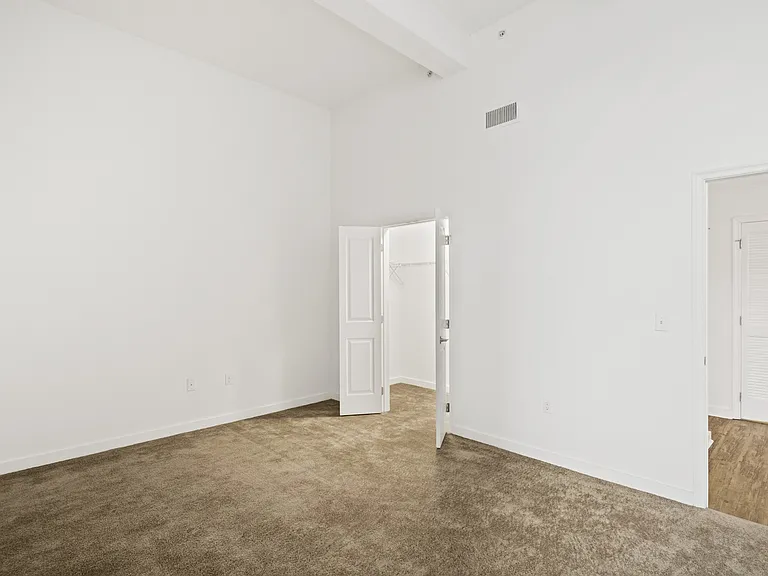101 S Ellwood Ave — Photo 43