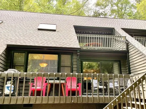 637 Riverside Dr E, Ellijay, GA 30540