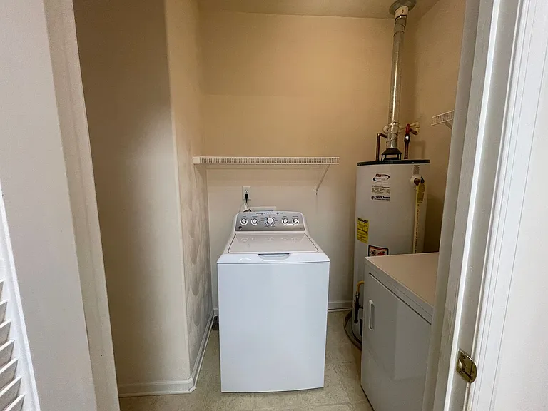 2820 Majestic Oak Ct — Photo 22