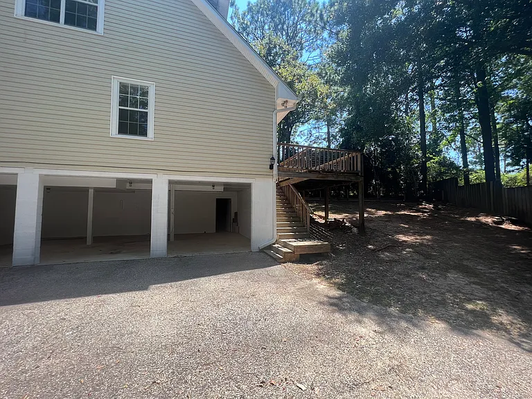 102 Laguna Cir — Photo 7