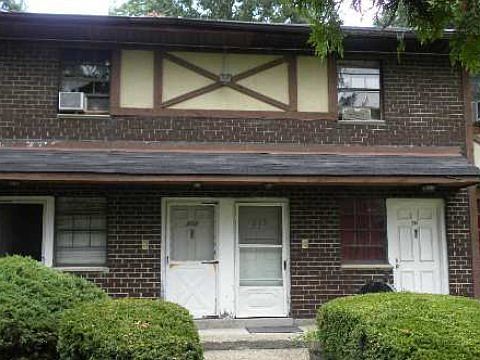 1st image of 211 Tudor Ln