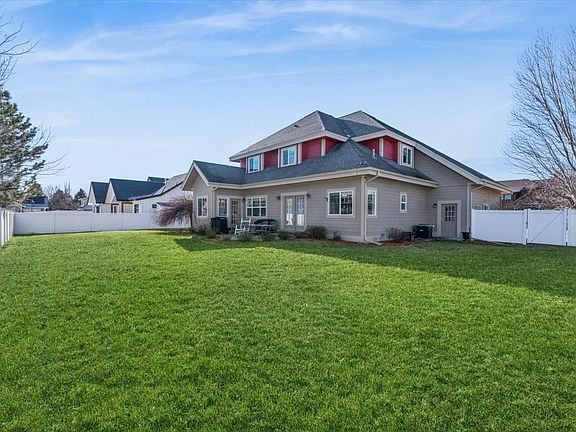 5th image of 44 Glacier Cir