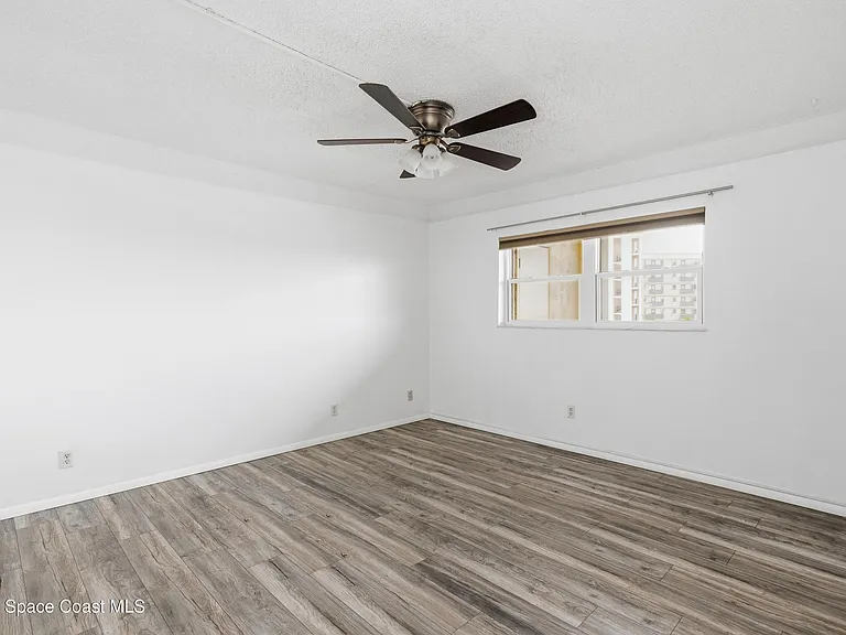 500 Palm Springs Blvd #407 — Photo 9