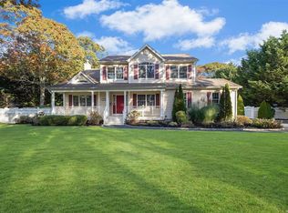 125 Woodland St, East Islip, NY 11730
