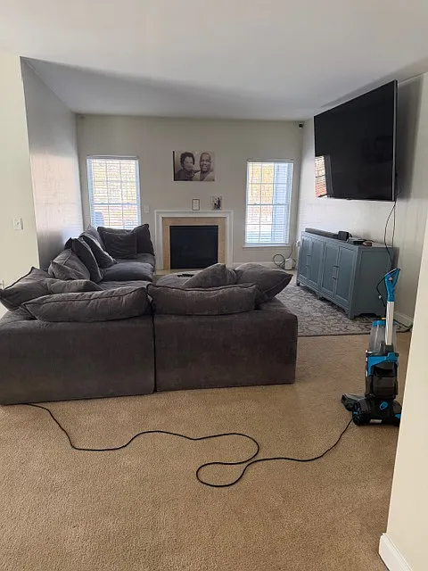 2 bed, 1698 sqft, $3,000 — Photo 3