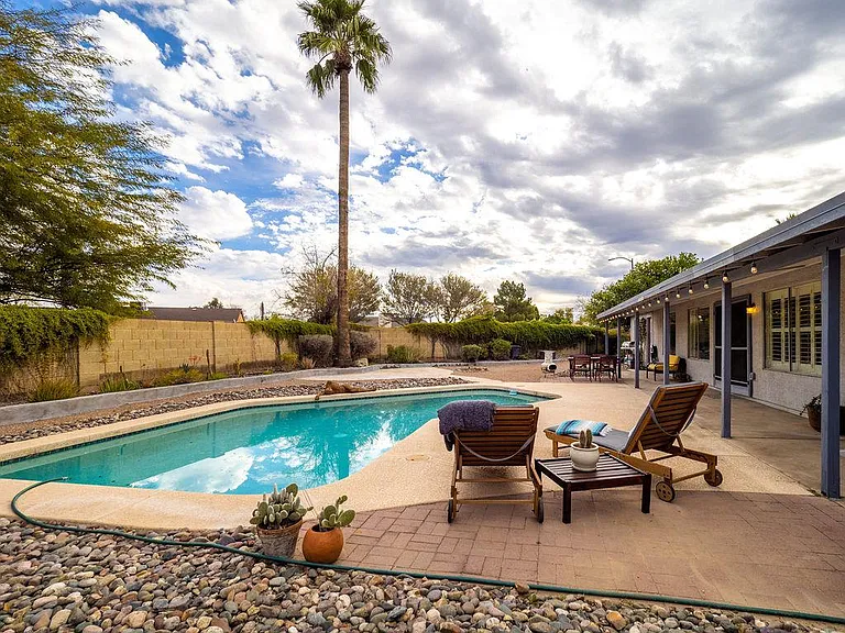 6308 W Port Royale Ln — Photo 2