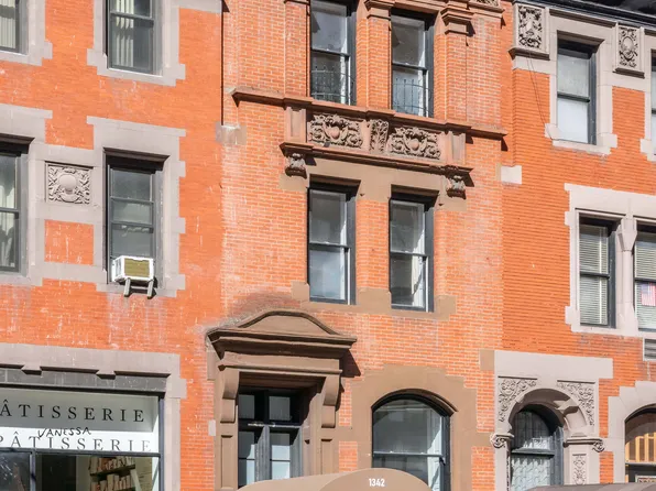 1342 Lexington Avenue image 1 of 21