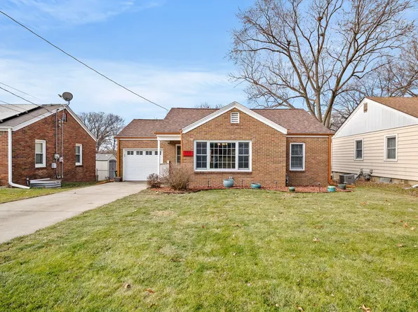 1008 65th St, Windsor Heights, IA 50324