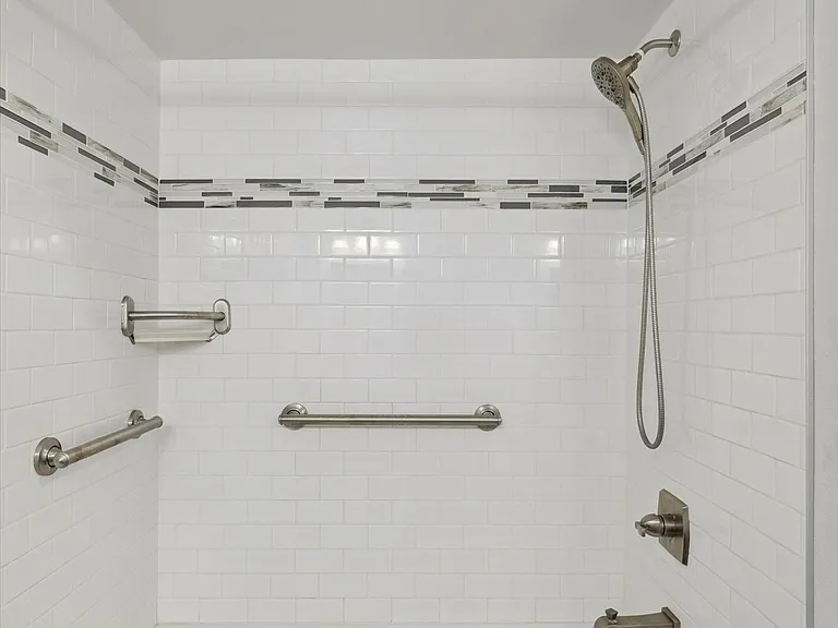 3526 E Sahuaro Dr — Photo 33