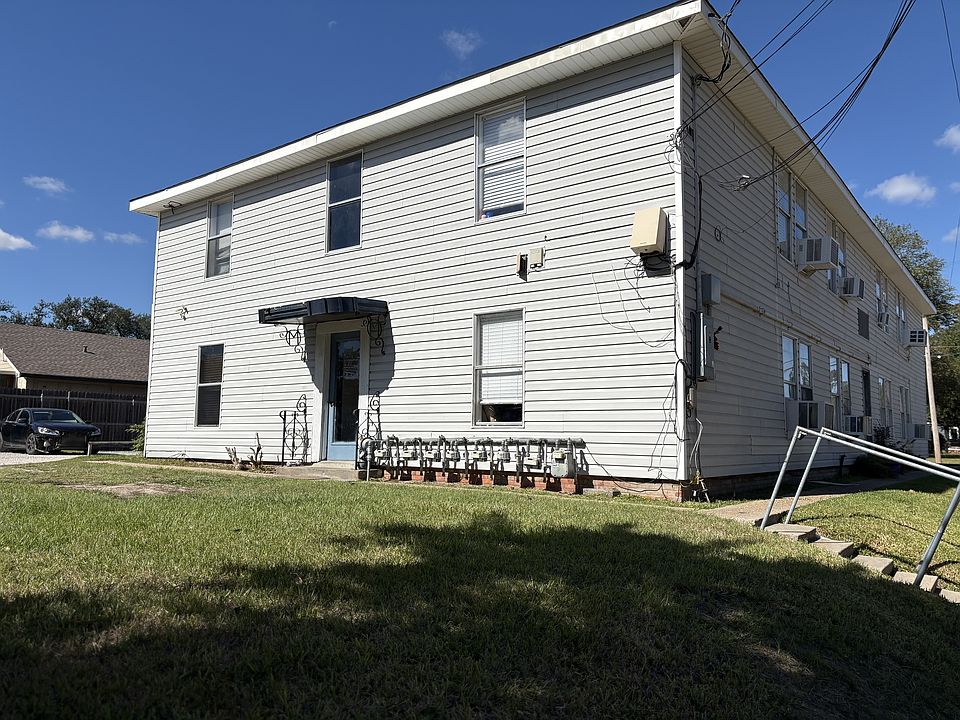 1st image of 922 Cleveland St