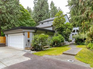 885 Falkirk Ave, North Saanich, BC V8L5G8