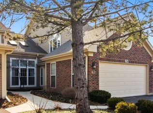 714 Clover Hill Ct, Elk Grove Village, IL 60007