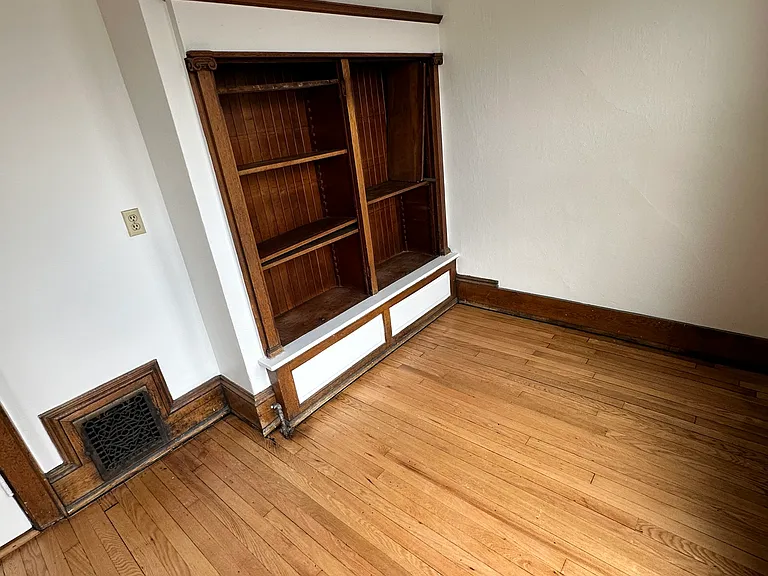 1522 N Farwell Ave #1522 — Photo 9