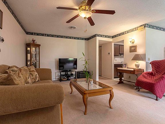 5th image of 208 Elles Ave