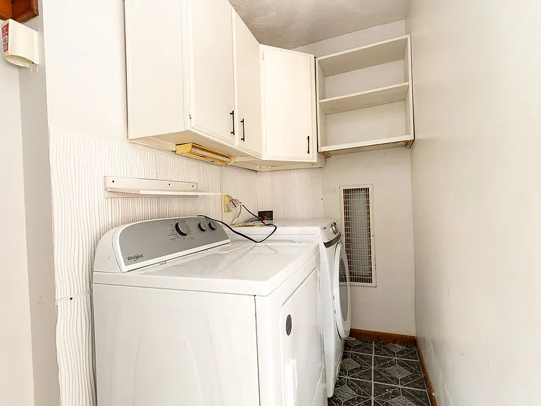 1410 Dillon Dr — Photo 11