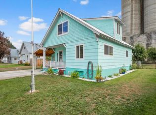 401 N Park St, Metaline Falls, WA 99153
