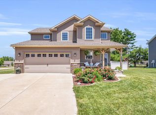 2008 Kinley Dr, Mahomet, IL 61853