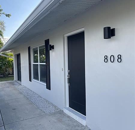 3rd image of 808 SE Degan Dr