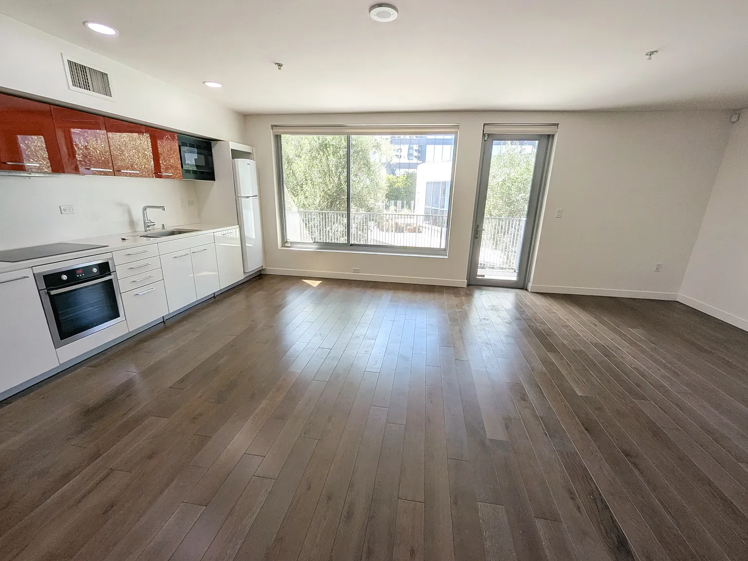 1 bed, 971 sqft, $2,700 — Photo 4