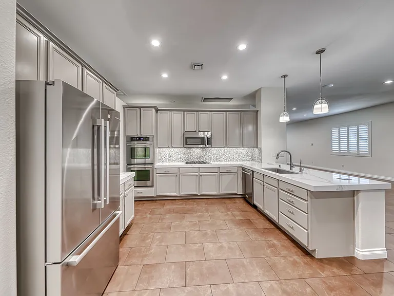 2122 Mooreview St #1 — Photo 9