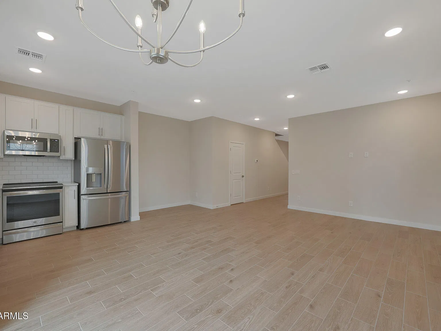 3 bed, 2.5 bath, 1504 sqft, $2,000 — Photo 4