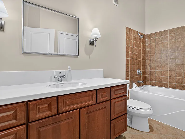 612 Central St #306 — Photo 7