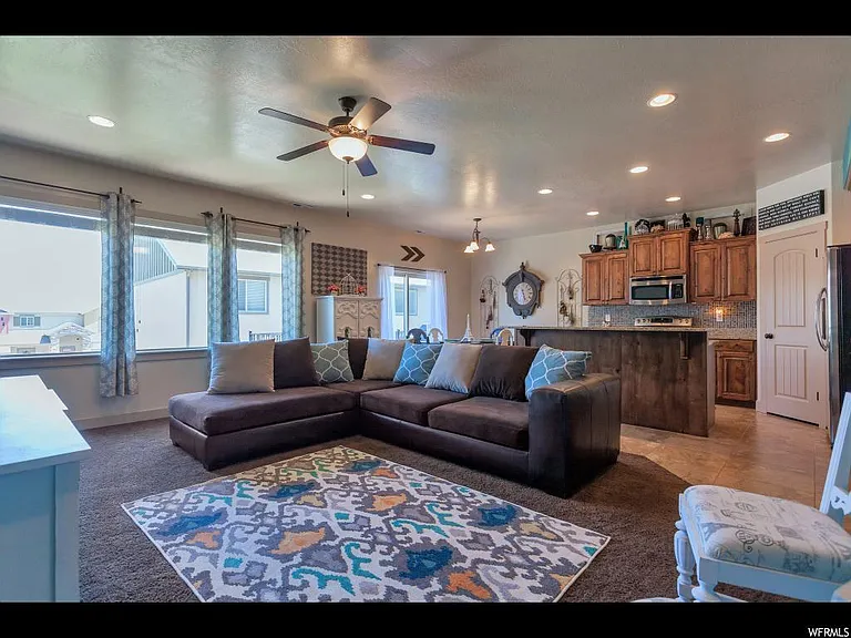 1252 N Willowbrook Ln — Photo 9