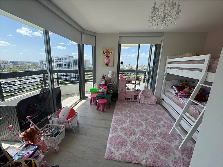 3500 Mystic Pointe Dr #2003 — Photo 19