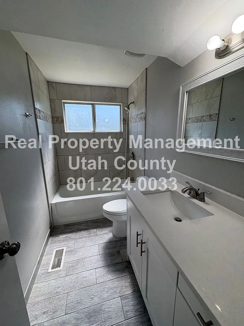 1474 N 375 W — Photo 4