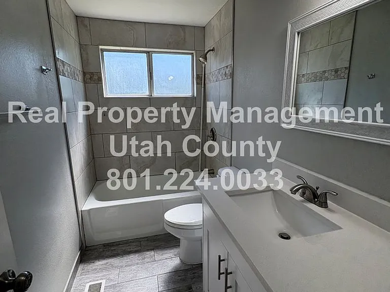 1474 N 375 W — Photo 4