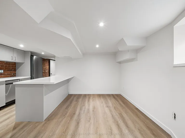 476 Euclid Ave #LOWER — Photo 9